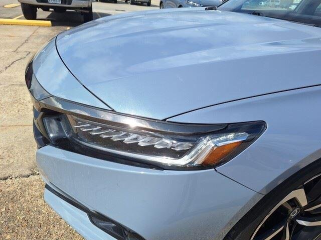 Used 2022 Still Night Pearl Honda Sport image 12