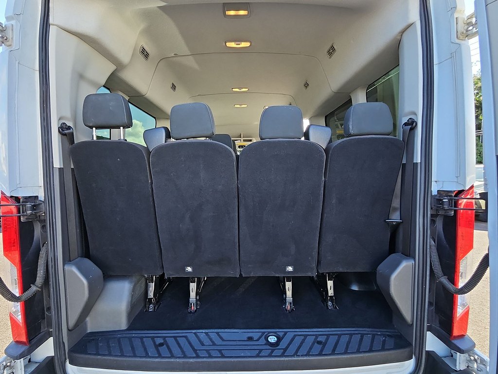Used 2020 Oxford White Ford 350 XLT image 29