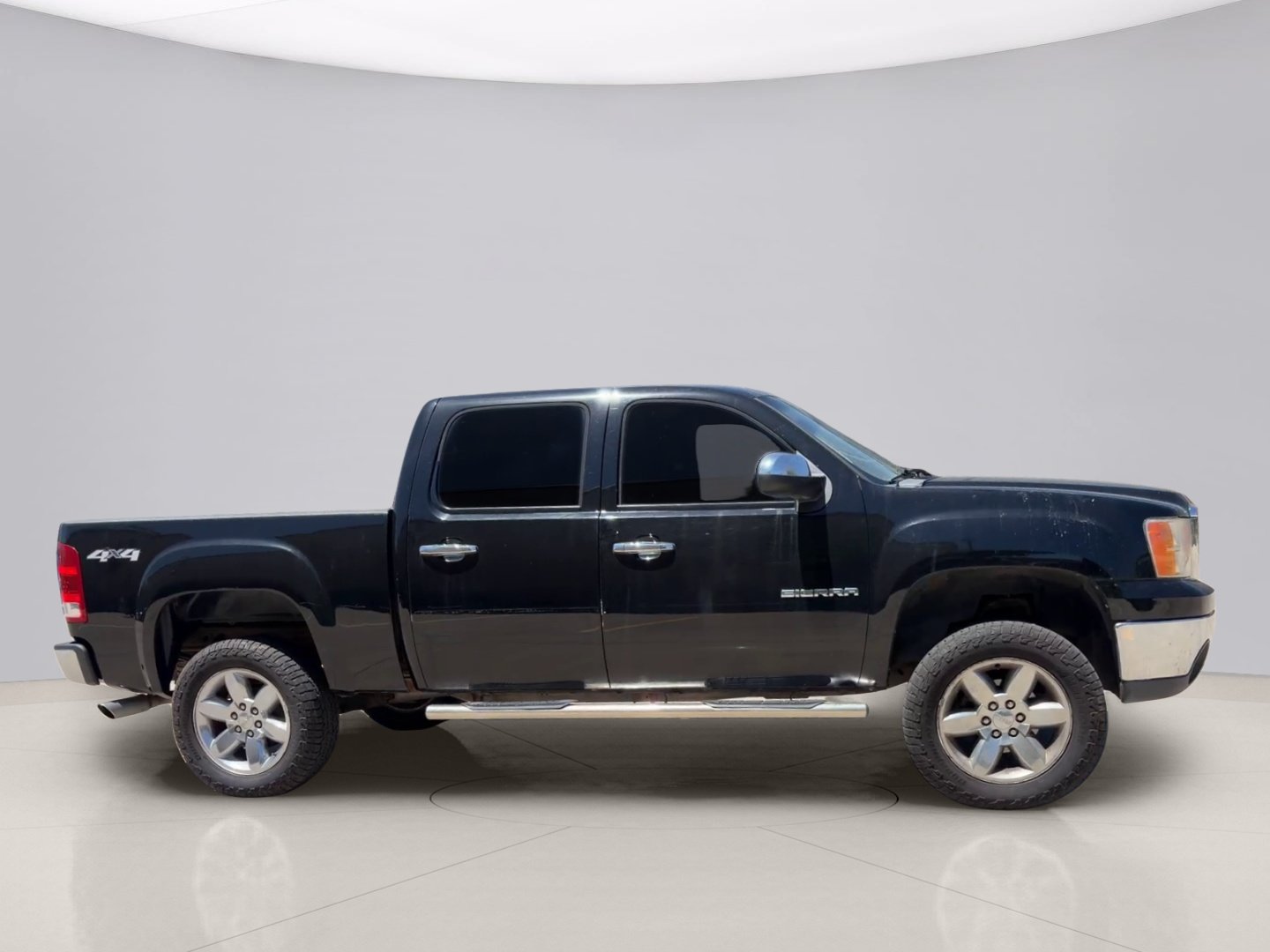 Used 2013 Black Gmc SLE image 4
