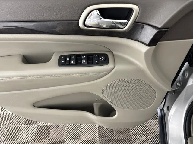 Used 2012 Silver Jeep Laredo image 22