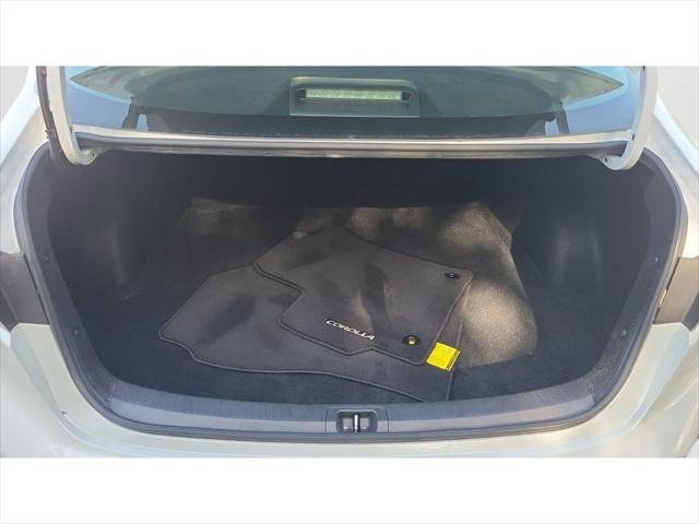 Certified Used 2024 WIND CHILL PEARL Toyota  image 9