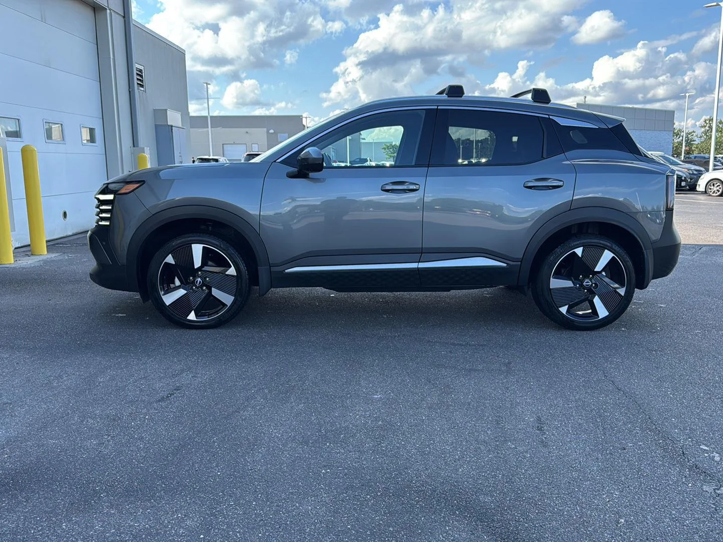 Used 2025 Gun Metallic Nissan SR image 2