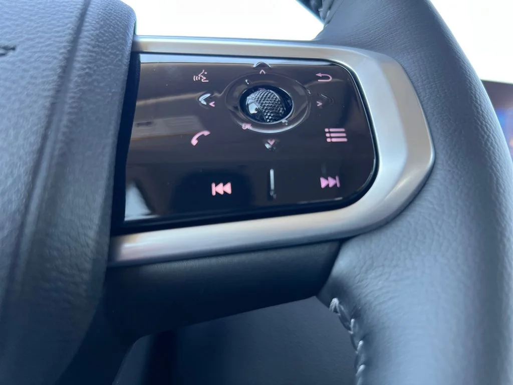2026 Nissan Armada SV - Photo 11