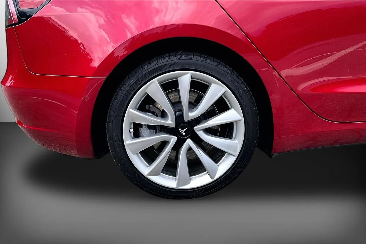 Used 2019  Tesla Long Range image 36
