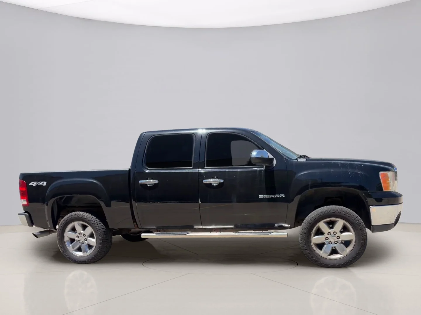 Used 2013 Black Gmc SLE image 4
