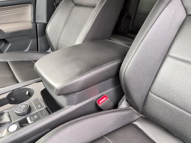Used 2023 White Volkswagen 3.6L V6 SE w/Technology image 15