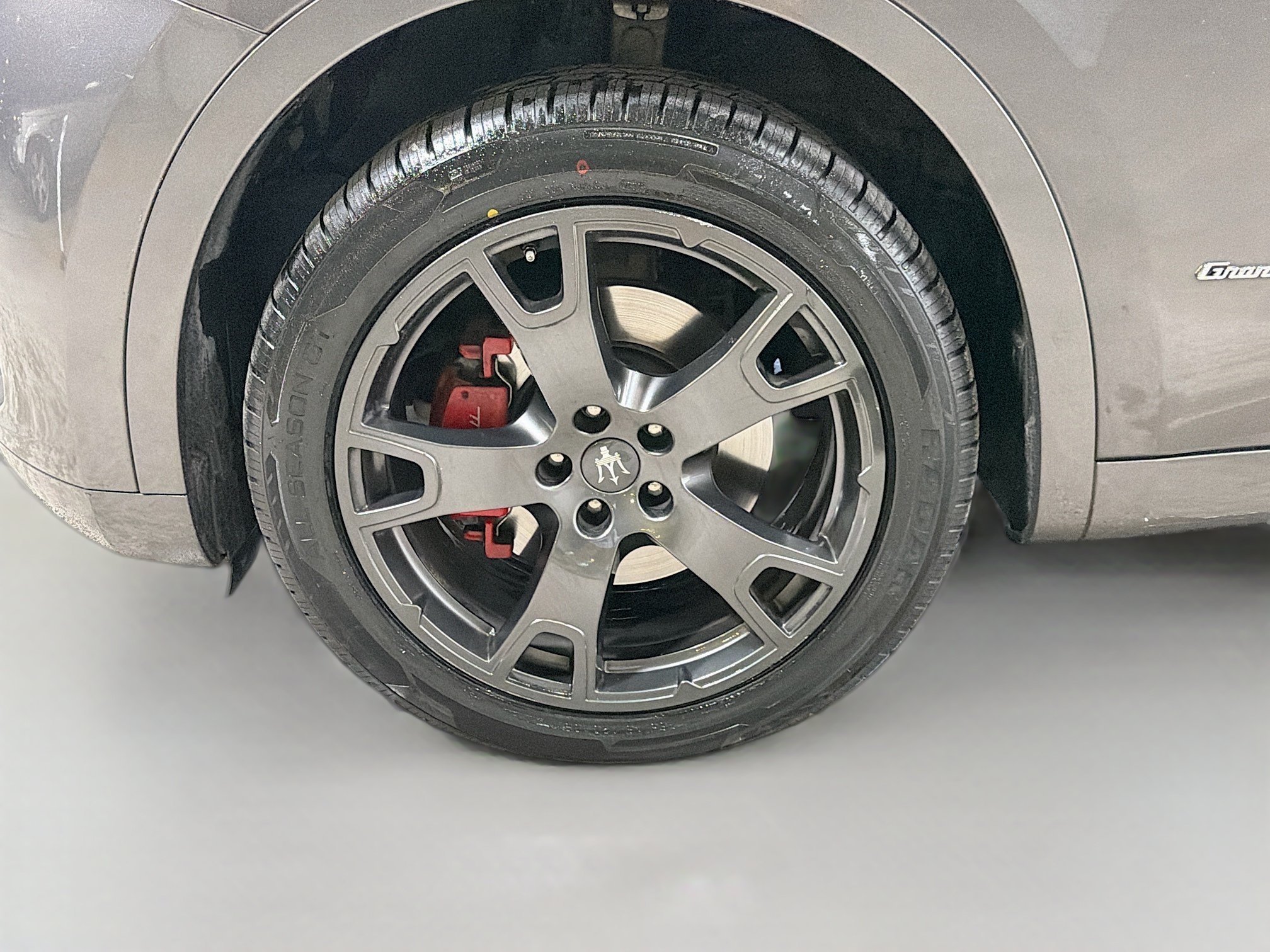 Used 2018 Gray Maserati GranLusso image 41