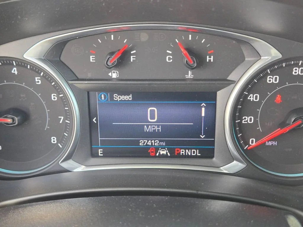 Used 2020 SUMMIT WHITE Chevrolet LT image 22