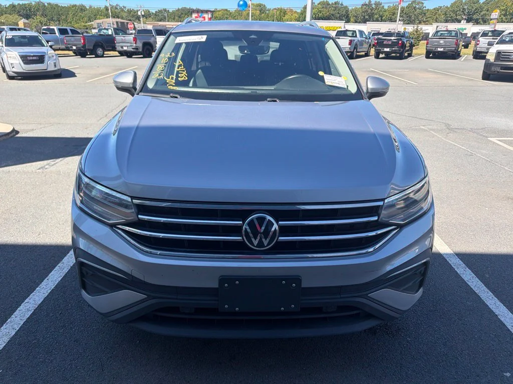 Used 2022 Silver Volkswagen 2.0T SE image 2
