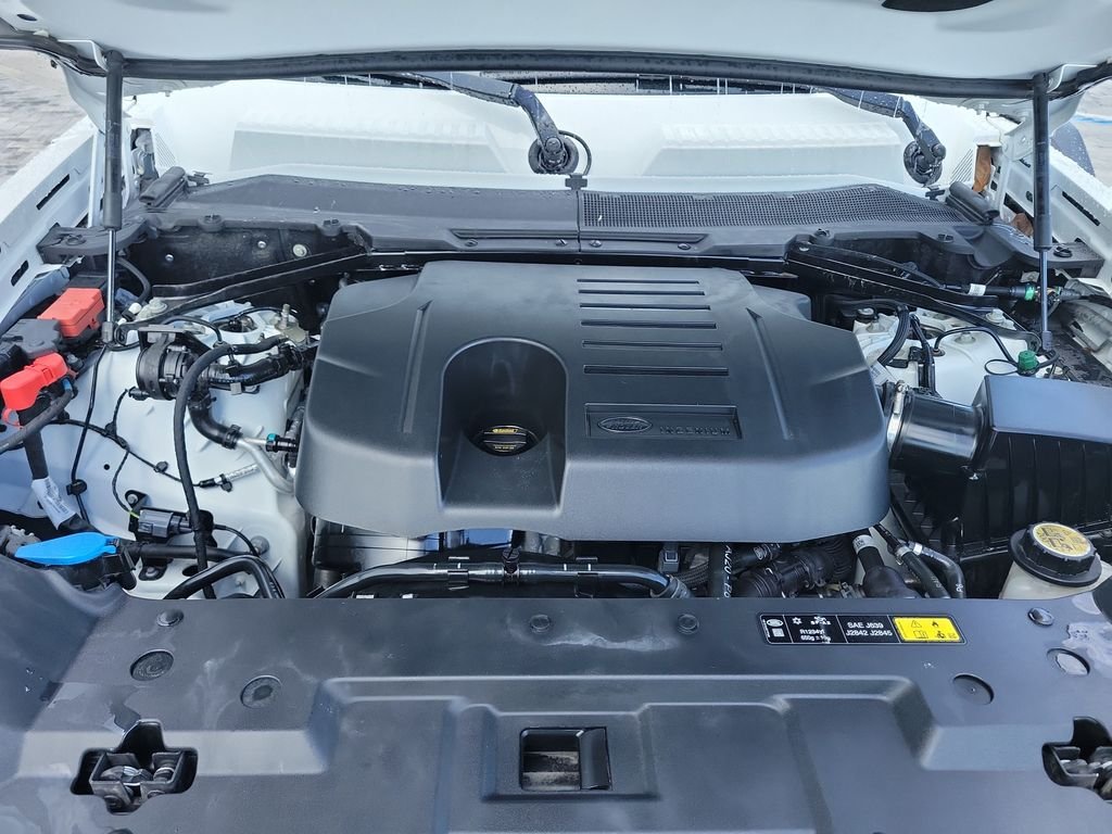 Certified Used 2023 Fuji White Land Rover SE image 29