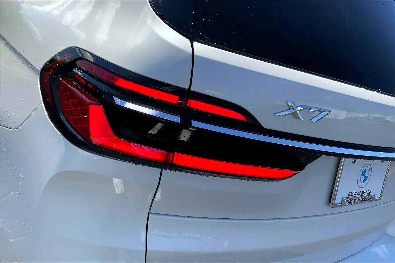 New 2026 Mineral White Metallic BMW xDrive40i image 15