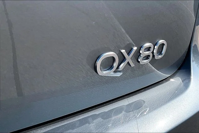 New 2027 Silver INFINITI LUXE image 8