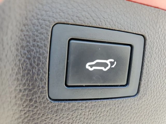 Used 2015 Red Hyundai Limited image 10