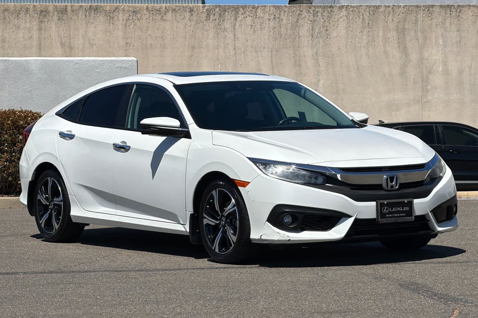 Used 2017  Honda Touring image 5