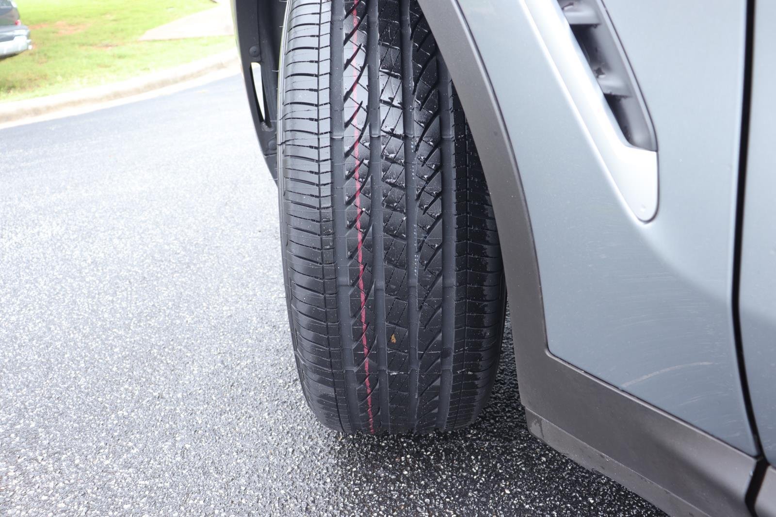 Used 2024 Skyscraper Grey Metallic BMW sDrive30i image 38