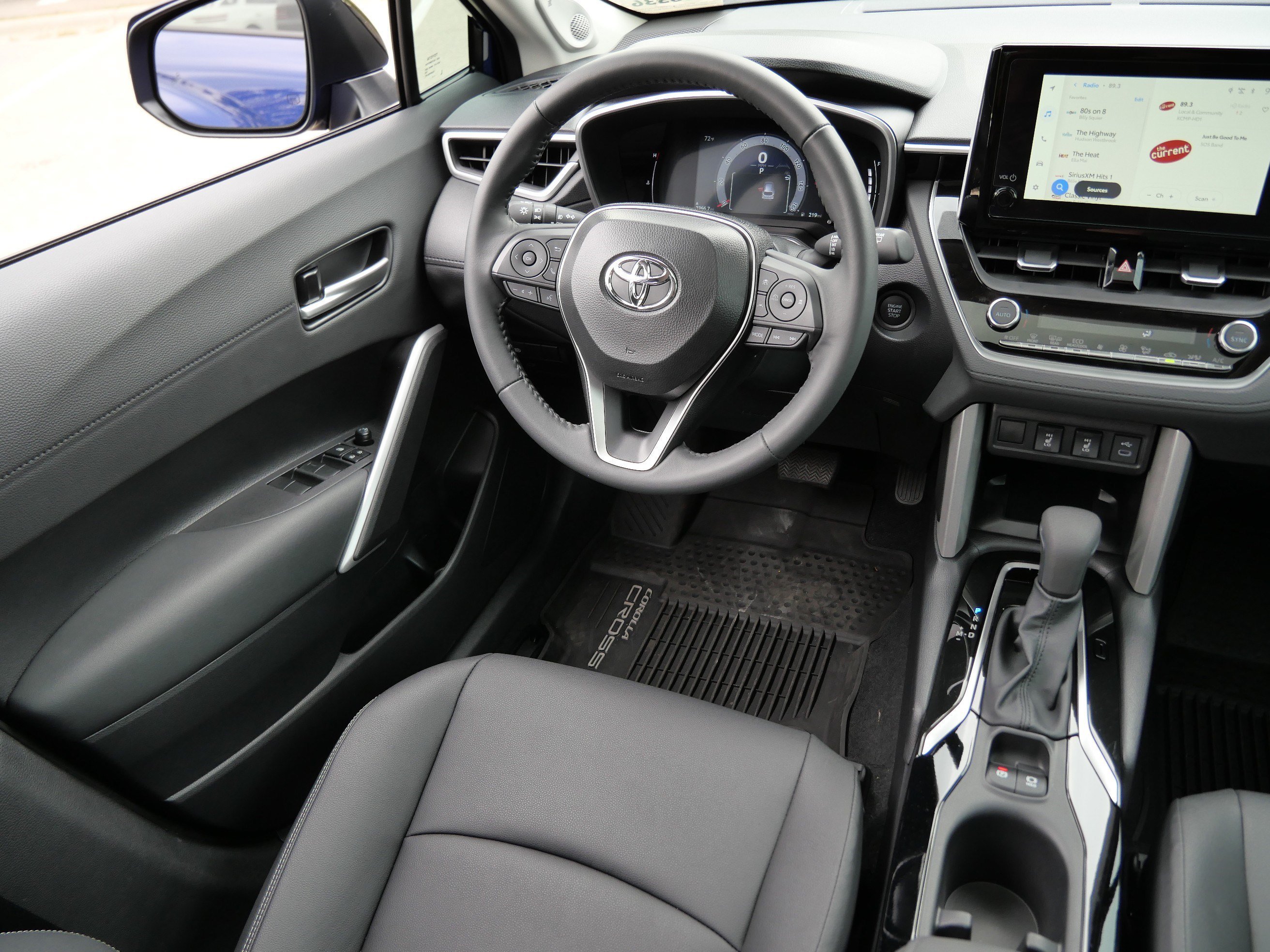 Used 2025 Blue Crush Metallic Toyota XLE image 10