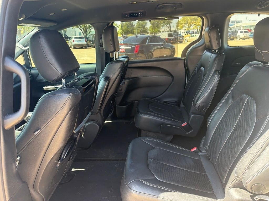 Used 2020 White Chrysler Touring L Plus image 9