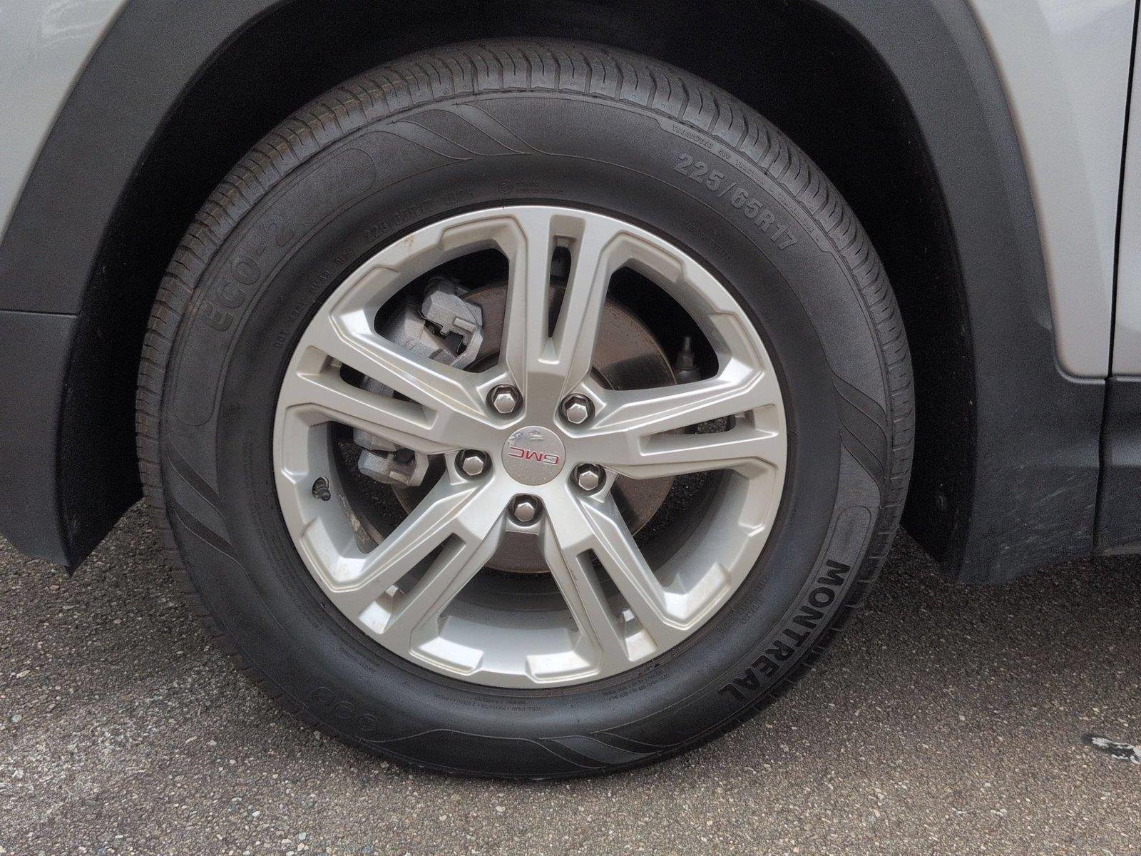 Used 2024 Sterling Metallic GMC SLE image 10