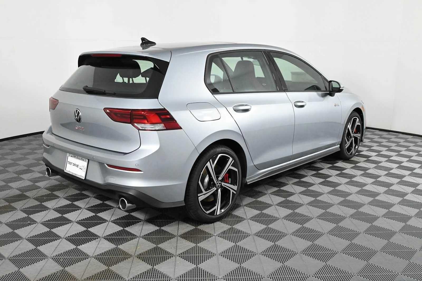 New 2026 Alpine Silver Metallic Volkswagen SE image 8