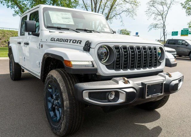 New 2026 White Jeep 85th Anniversary Edition image 4