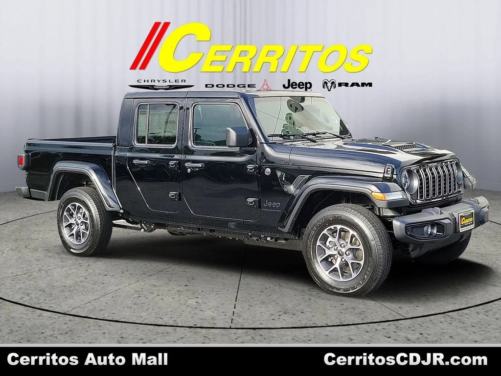 2026 Jeep Gladiator Sport S Auto's photo