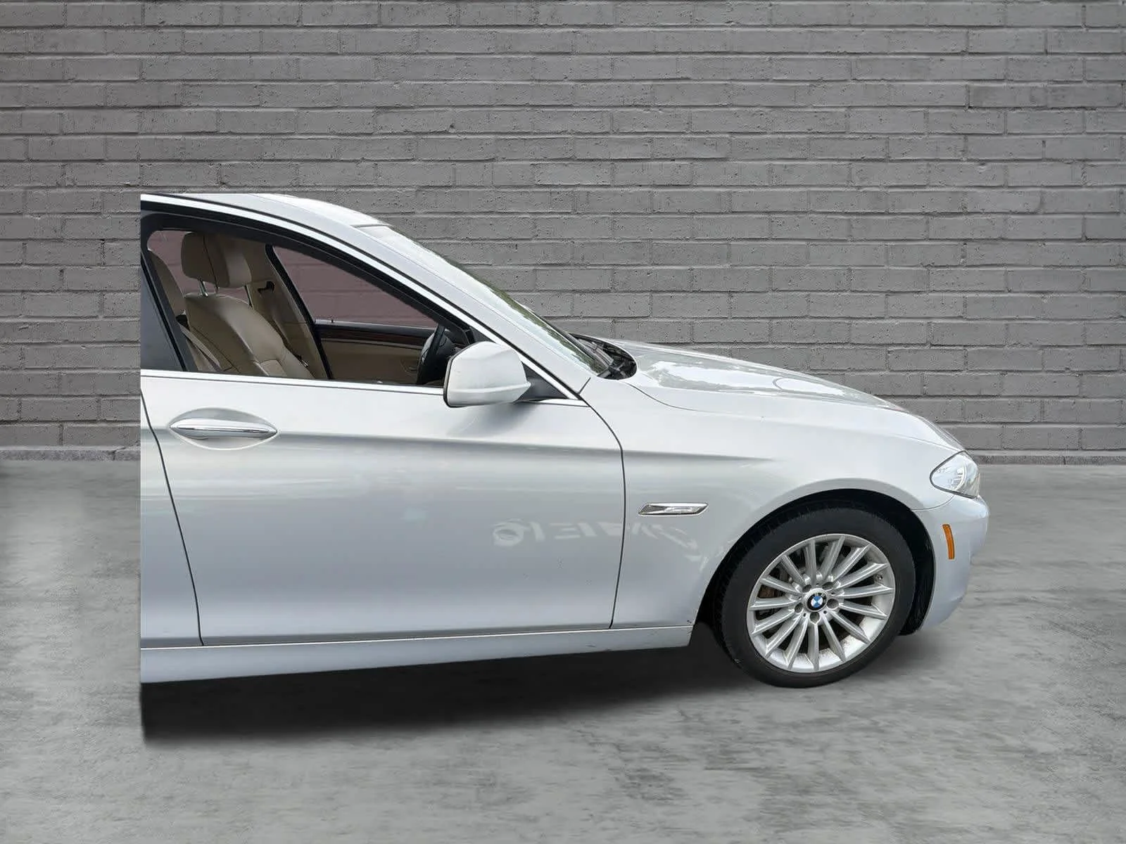 Used 2013 Silver BMW 535i xDrive image 11