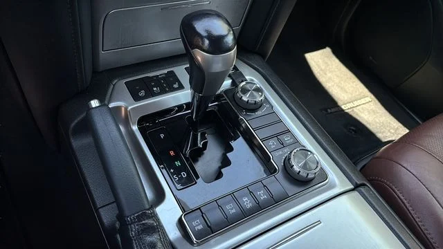 Used 2017 Black Toyota Base image 30