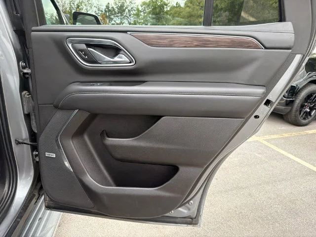 Used 2021 SATIN STEEL METALLIC Chevrolet LT image 16