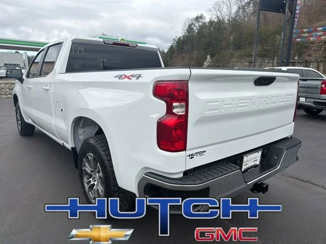 Used 2025 Summit White Chevrolet LT image 4