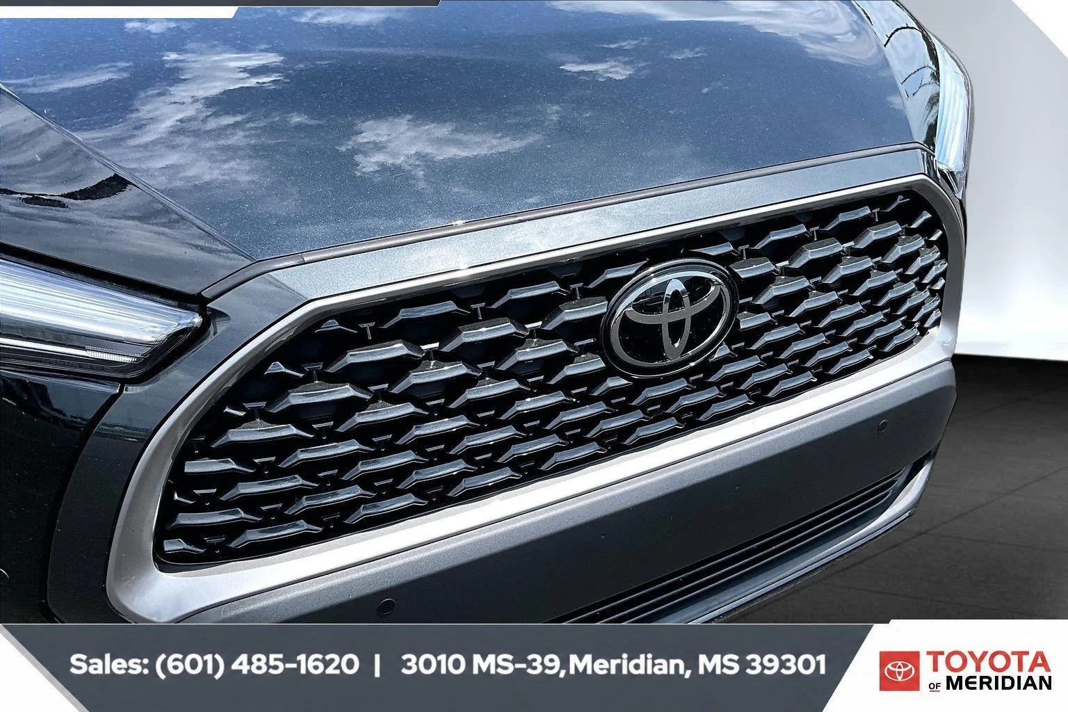 Used 2025 Jet Black Toyota XLE image 21