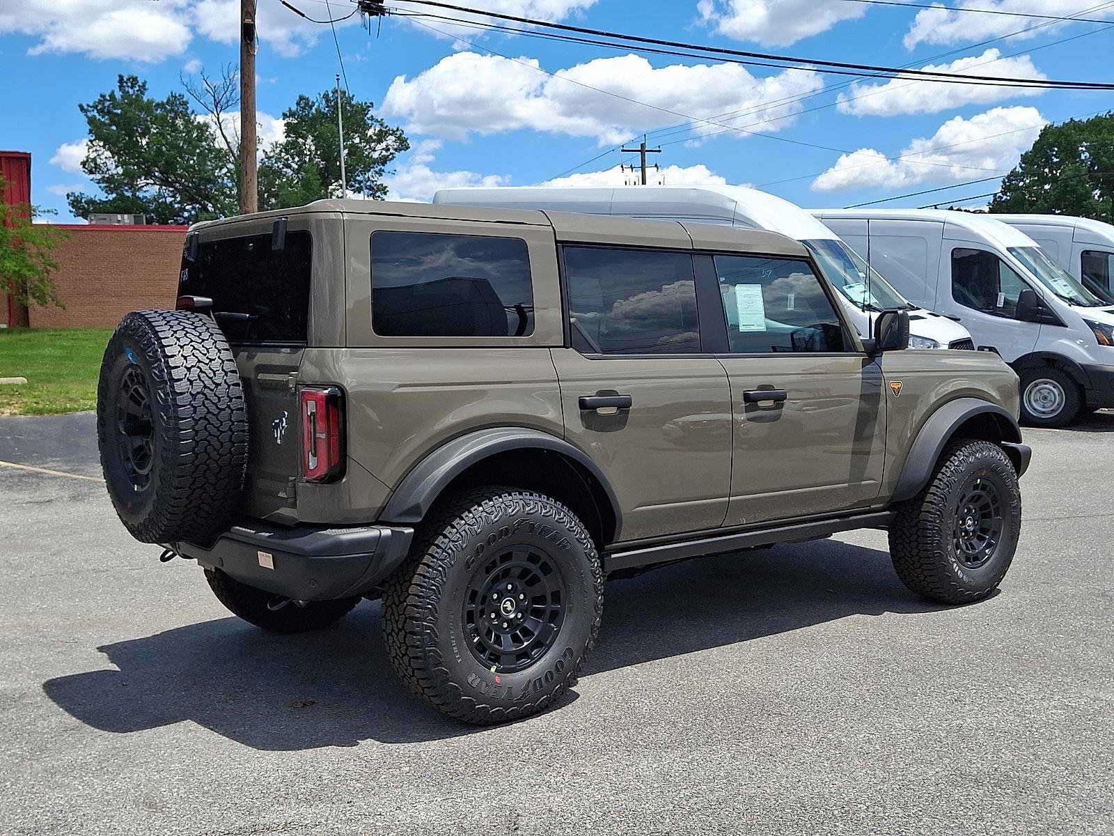New 2026 Marsh Gray Ford Badlands® image 4