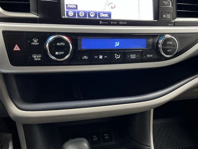 Used 2018 Gray Toyota XLE image 19