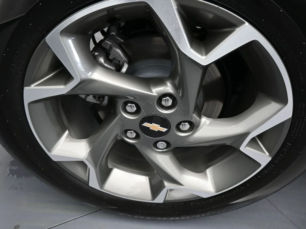 Used 2025 Summit White Chevrolet LT image 42