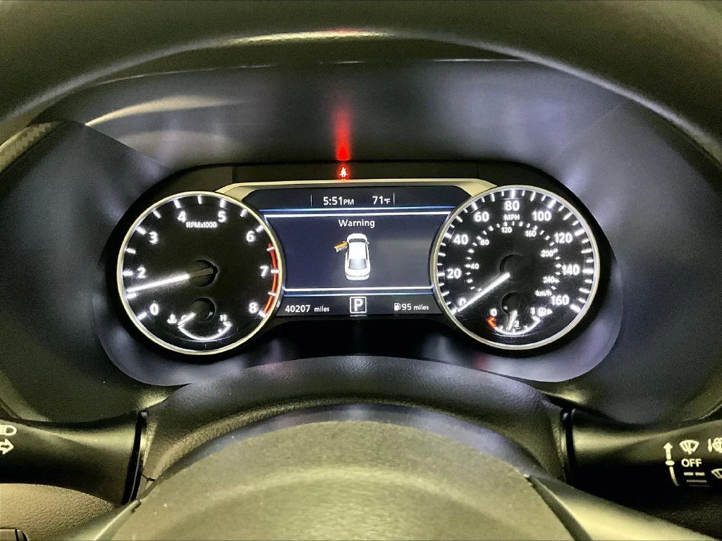 Used 2023 Red Nissan SV image 13