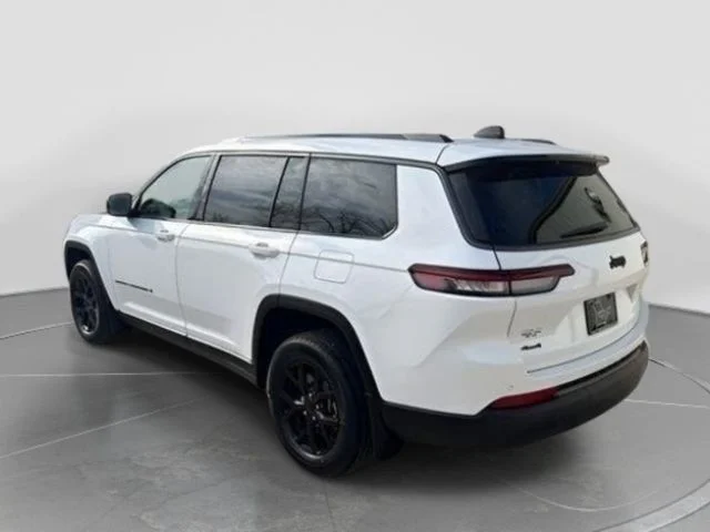 New 2026 Bright White Clear-Coat Exterior Paint Jeep Altitude image 4