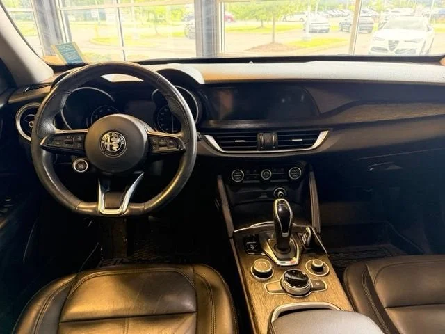Used 2020 Silverstone Gray Metallic Alfa Romeo Base image 12