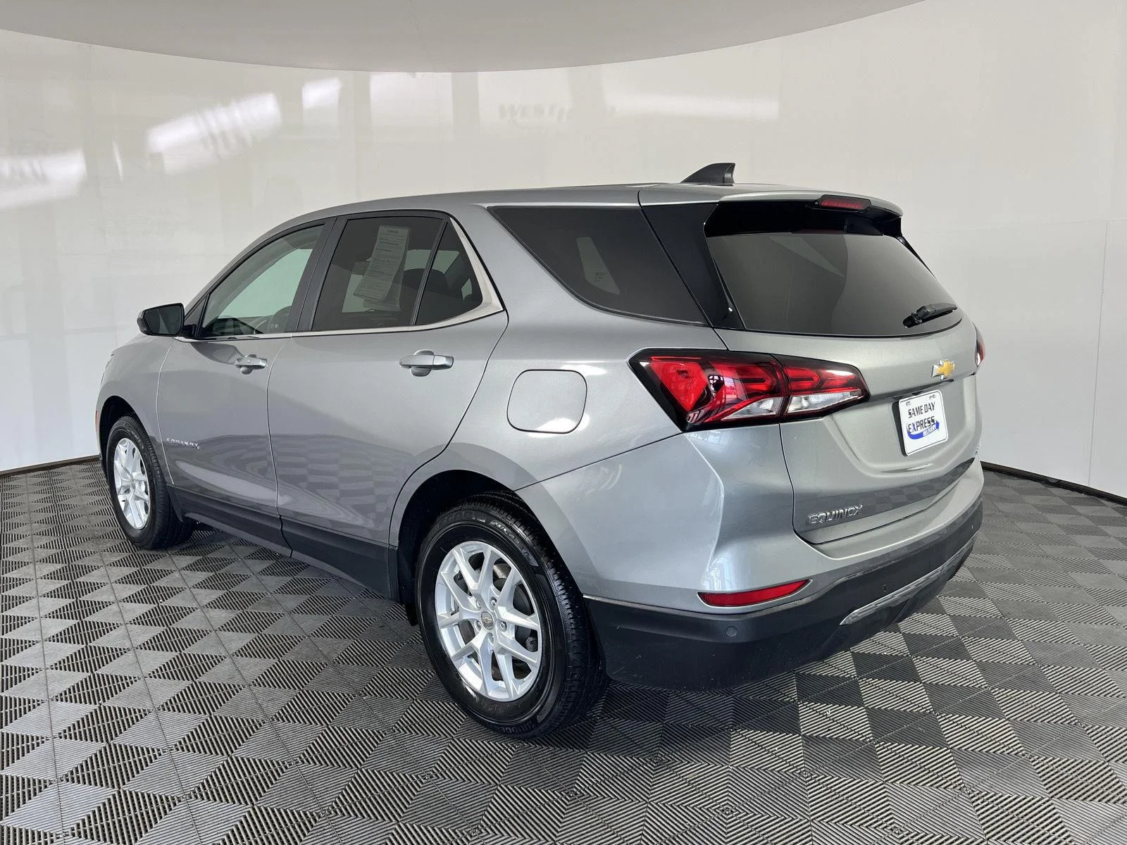 Used 2024 Sterling Gray Metallic Chevrolet LT image 28