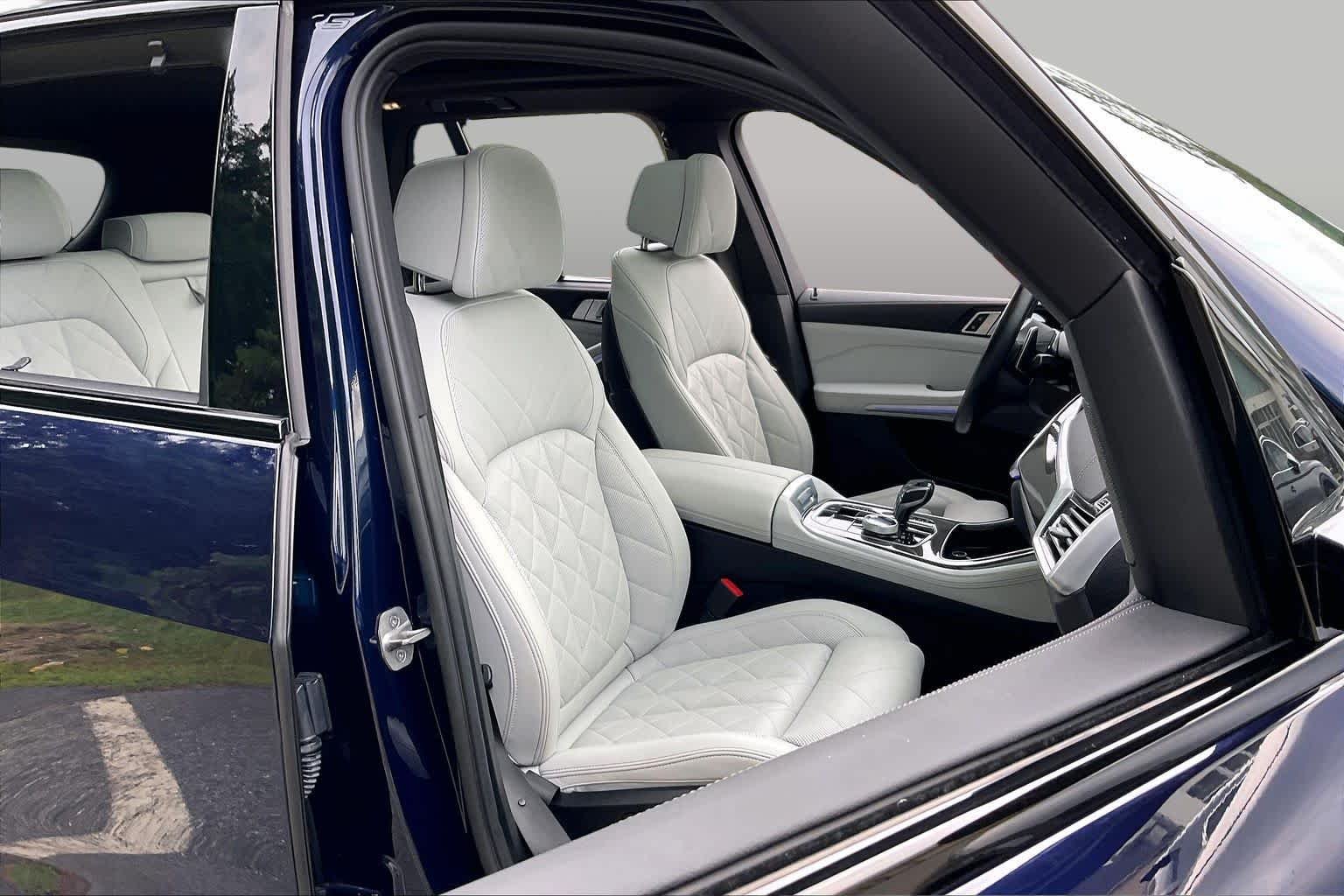 Used 2023 Tanzanite Blue II Metallic BMW M50i image 8