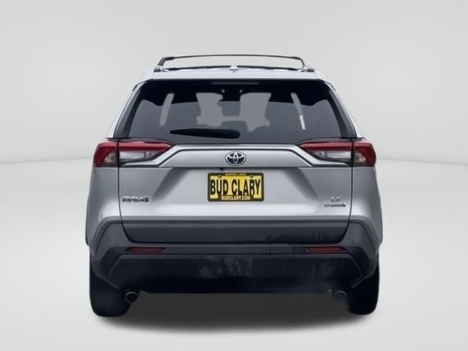 2021 Toyota RAV4 Hybrid LE photo 4