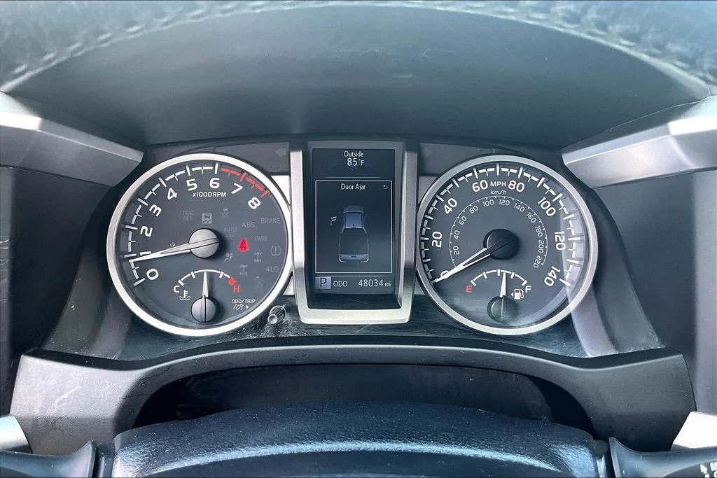 Used 2022 Gray Toyota SR5 image 14