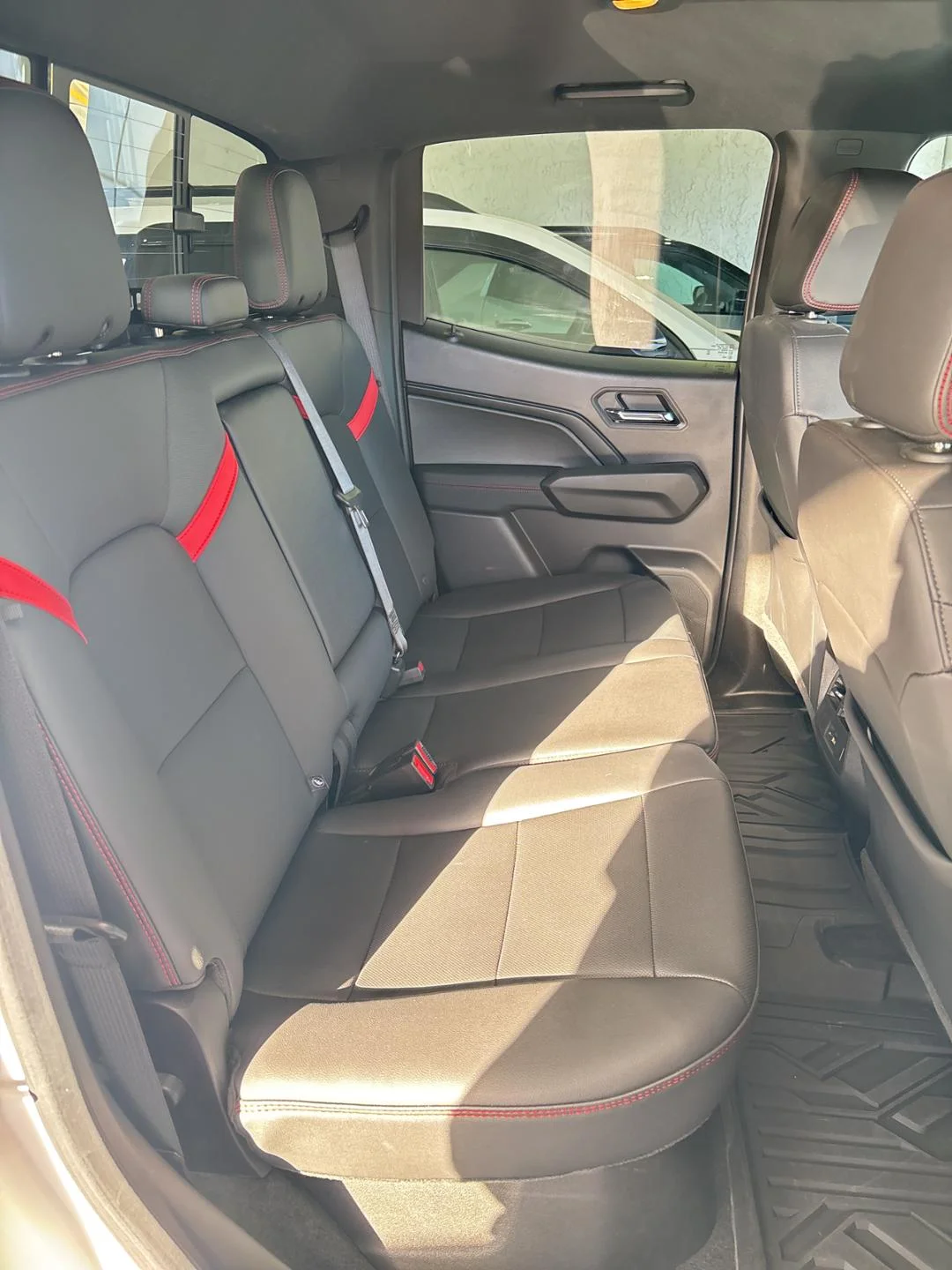 2023 Chevrolet Colorado Z71 - Photo 9