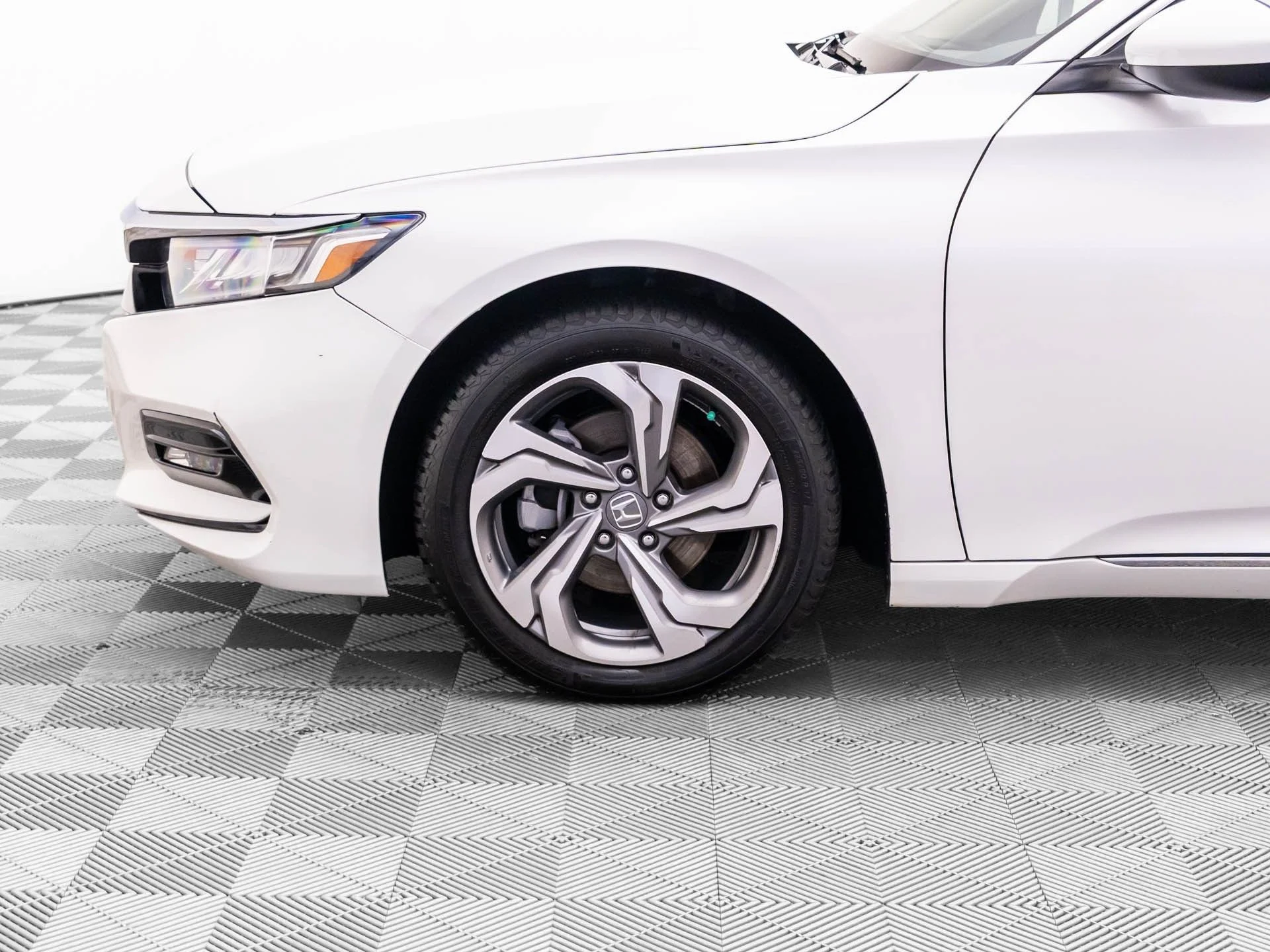 Used 2018  Honda EX image 34