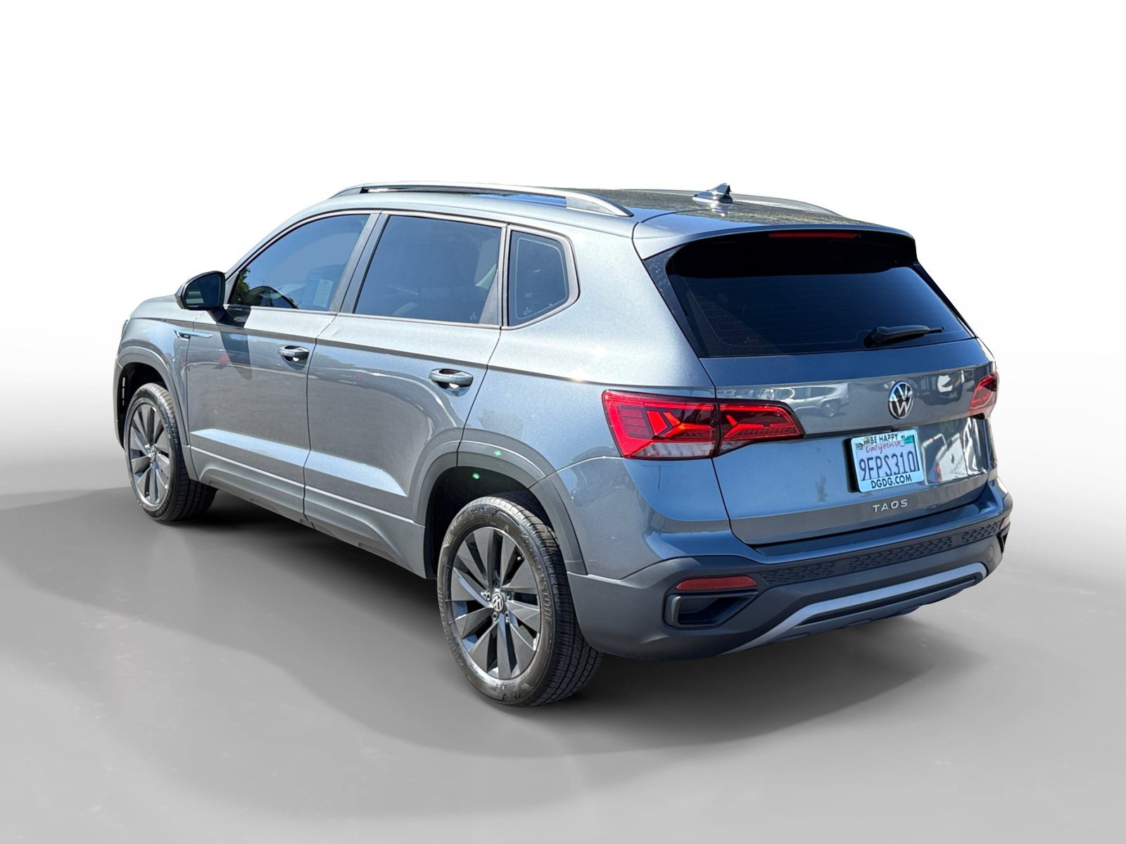 Used 2023 Platinum Gray Metallic Volkswagen 1.5T S image 3