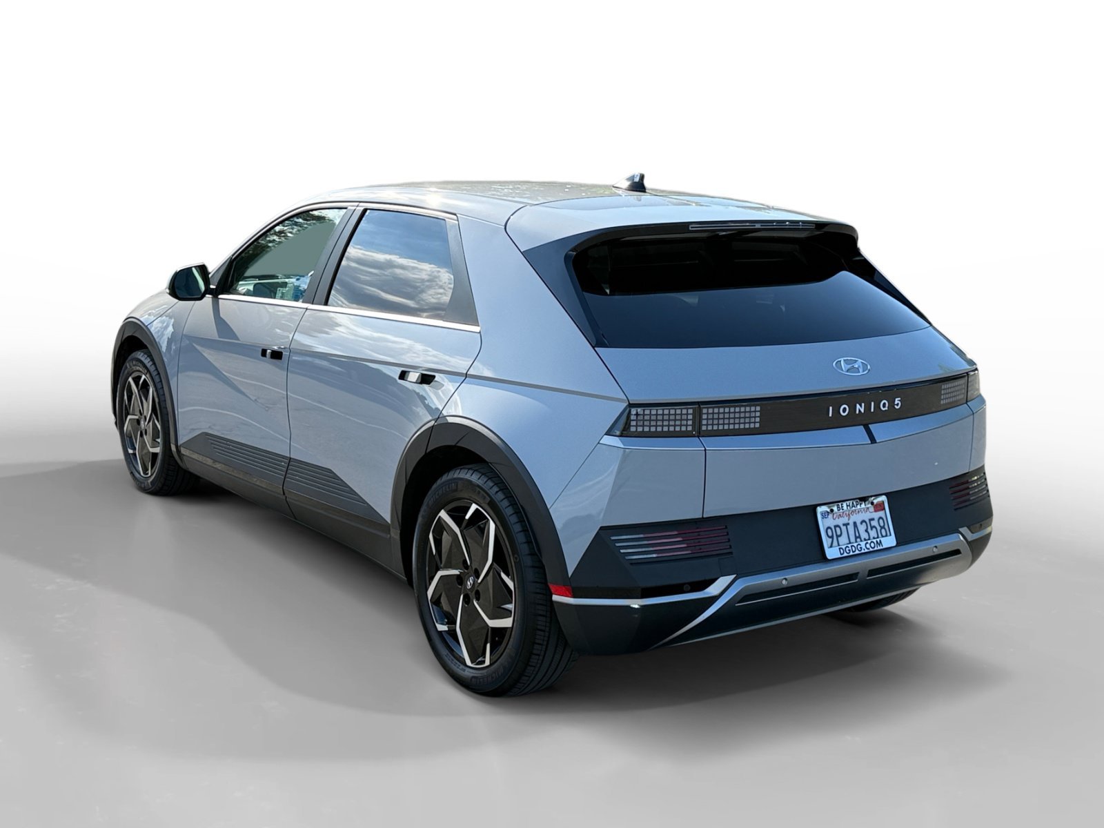 Certified Used 2024 Cyber Gray Hyundai SEL image 3