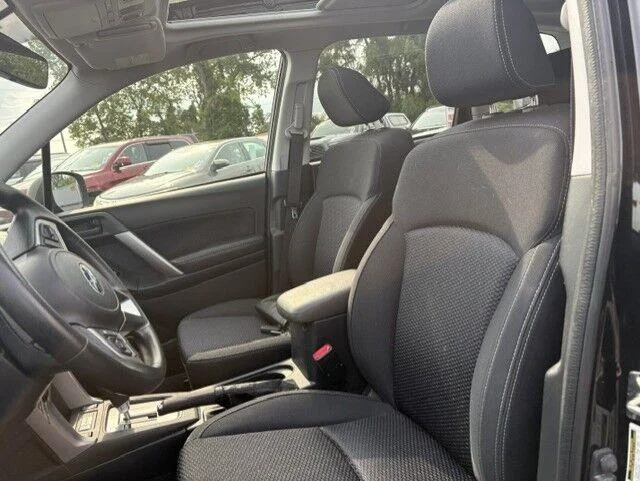 Used 2018 Crystal Black Silica Subaru Premium image 4