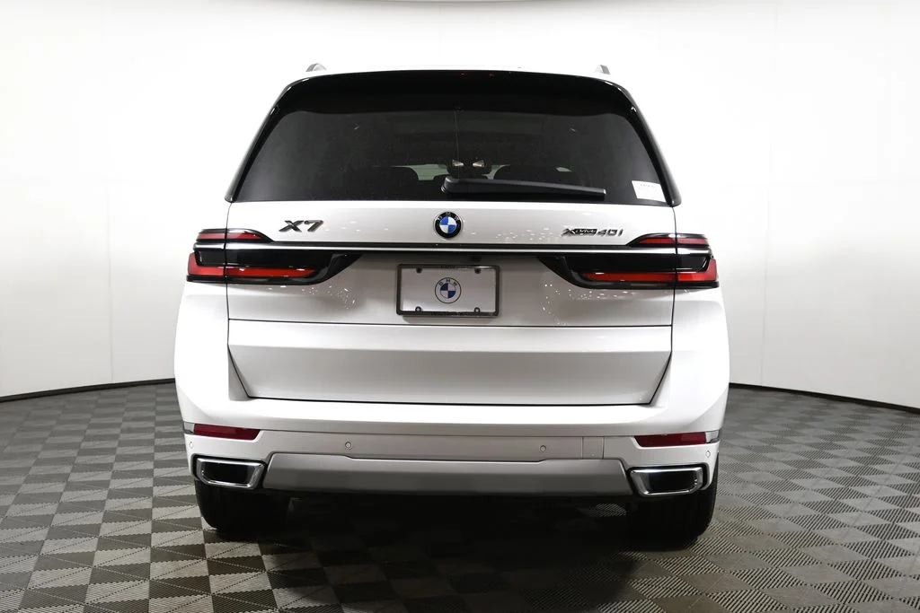 Used 2027 White BMW xDrive40i image 6