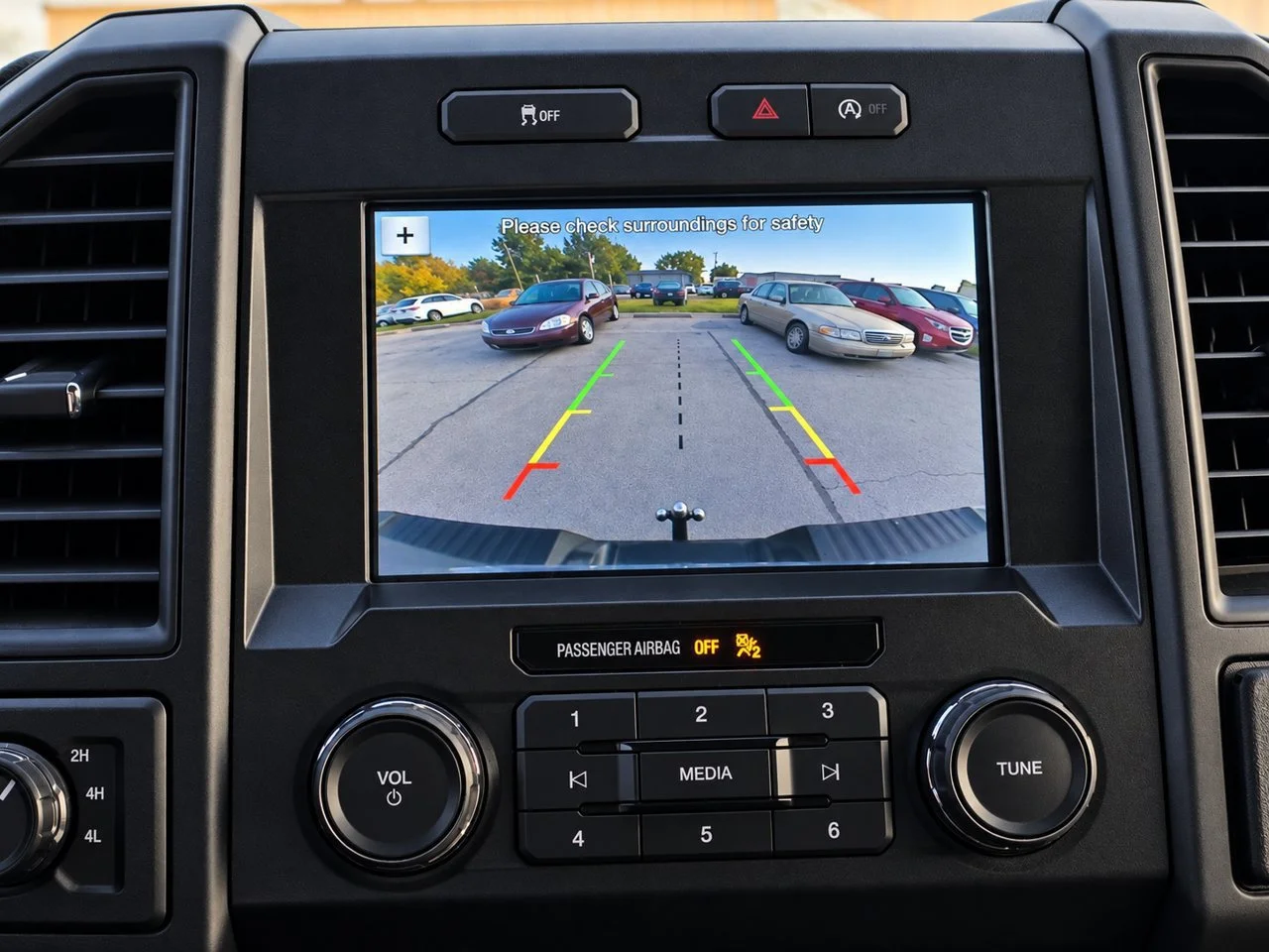 Used 2019  Ford  image 18