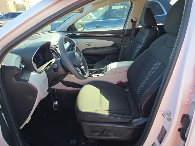 Used 2024 White Hyundai SEL image 9