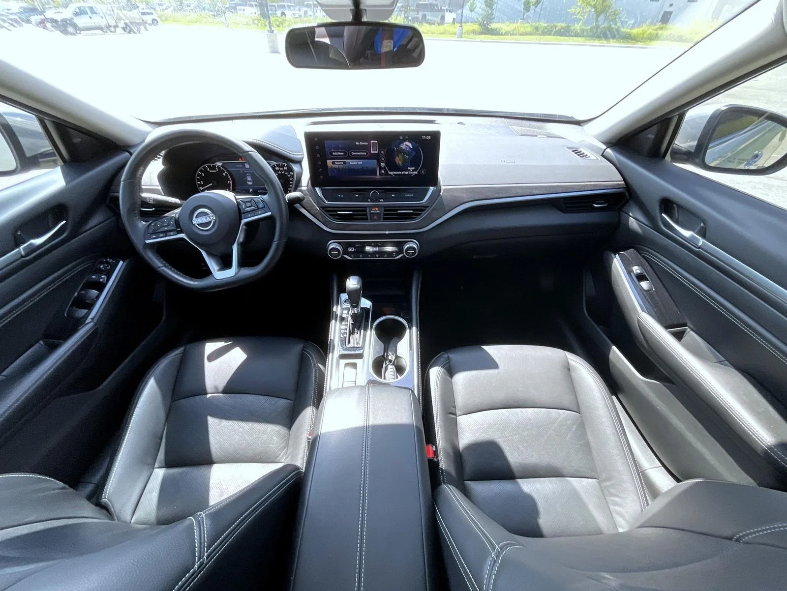 Used 2023 Silver Nissan 2.5 SL image 15