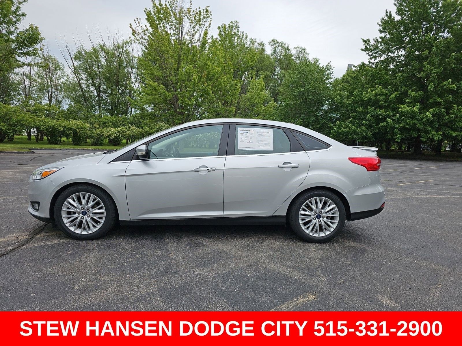 2015 Ford Focus Sedan Titanium's photo